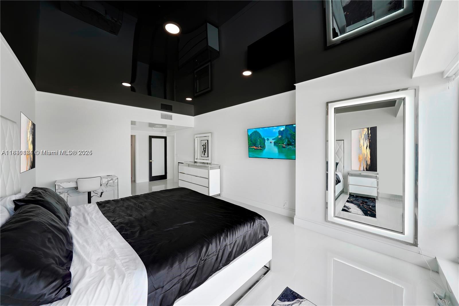 OCEAN CLUB CONDO - Residential Lease