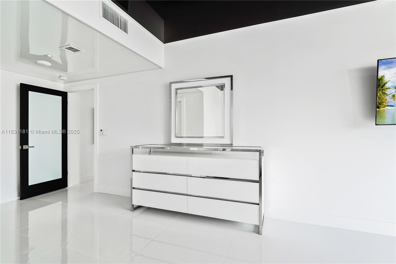 OCEAN CLUB CONDO - Residential Lease