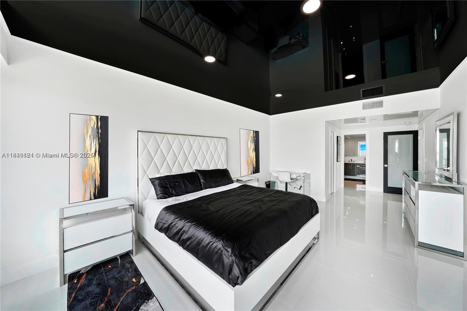 OCEAN CLUB CONDO - Residential Lease