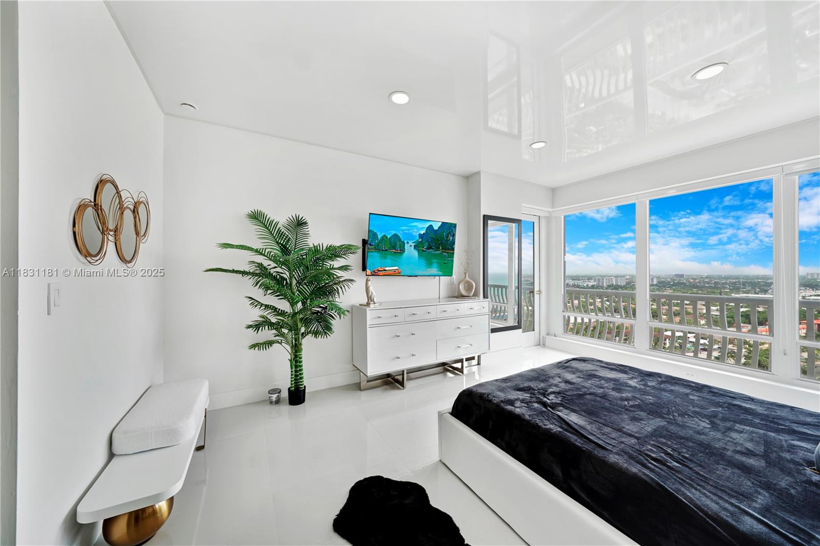 OCEAN CLUB CONDO - Residential Lease