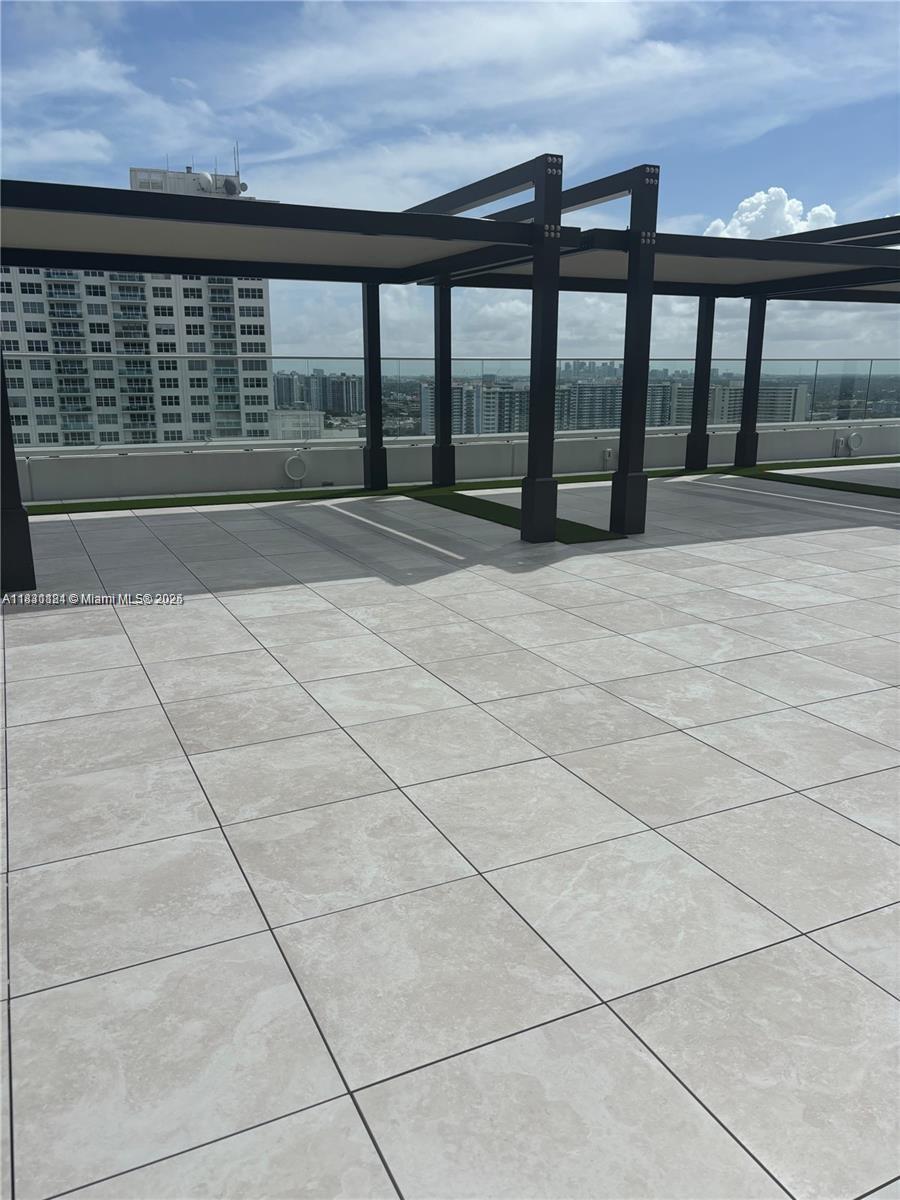 OCEAN CLUB CONDO - Residential Lease