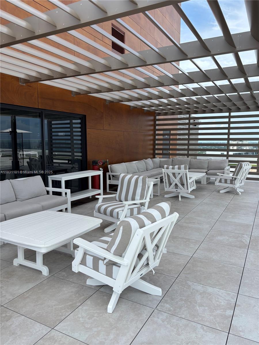 OCEAN CLUB CONDO - Residential Lease