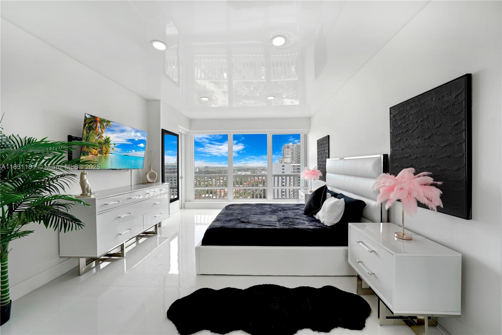 OCEAN CLUB CONDO - Residential Lease