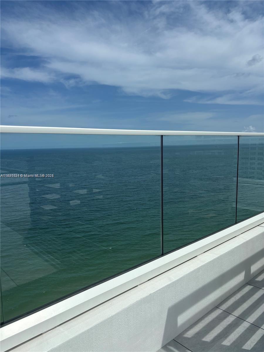 OCEAN CLUB CONDO - Residential Lease