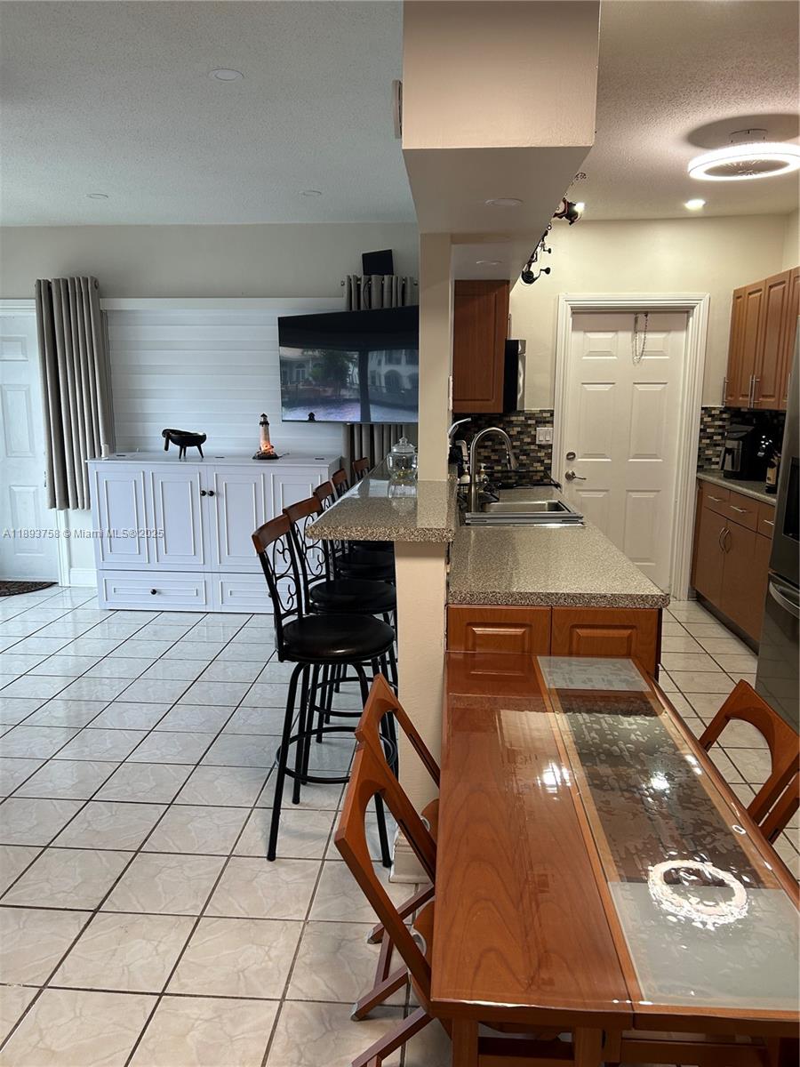 WATERWAY @ HOLLYWOOD BEAC - Residential Lease