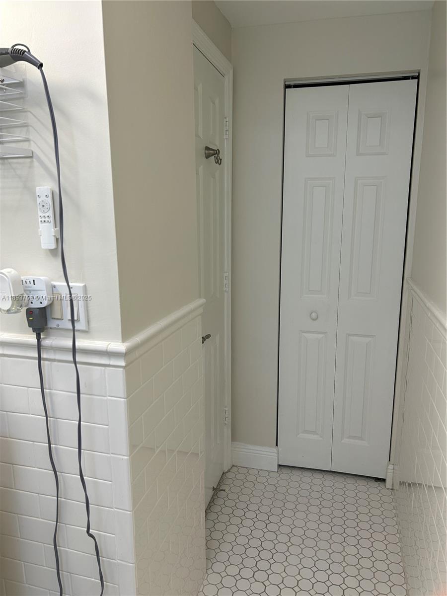 WATERWAY @ HOLLYWOOD BEAC - Residential Lease