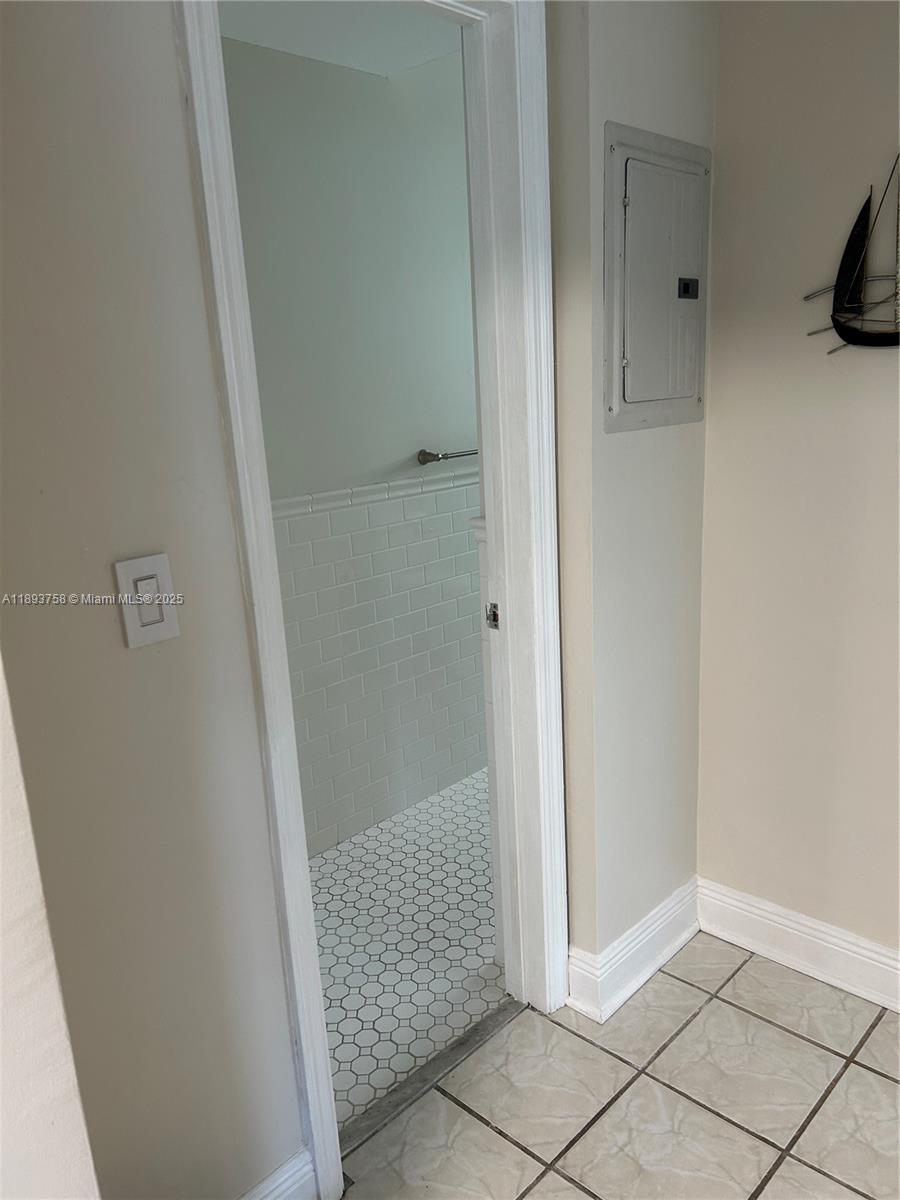 WATERWAY @ HOLLYWOOD BEAC - Residential Lease
