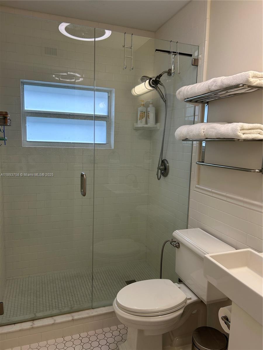 WATERWAY @ HOLLYWOOD BEAC - Residential Lease