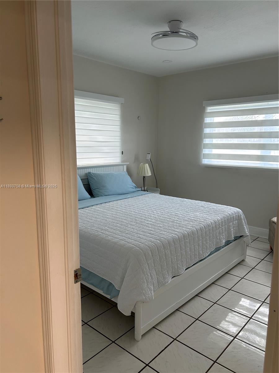 WATERWAY @ HOLLYWOOD BEAC - Residential Lease