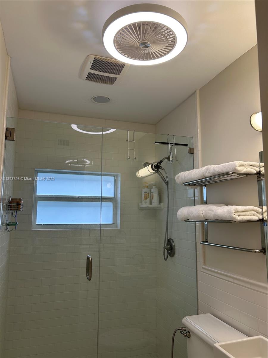 WATERWAY @ HOLLYWOOD BEAC - Residential Lease