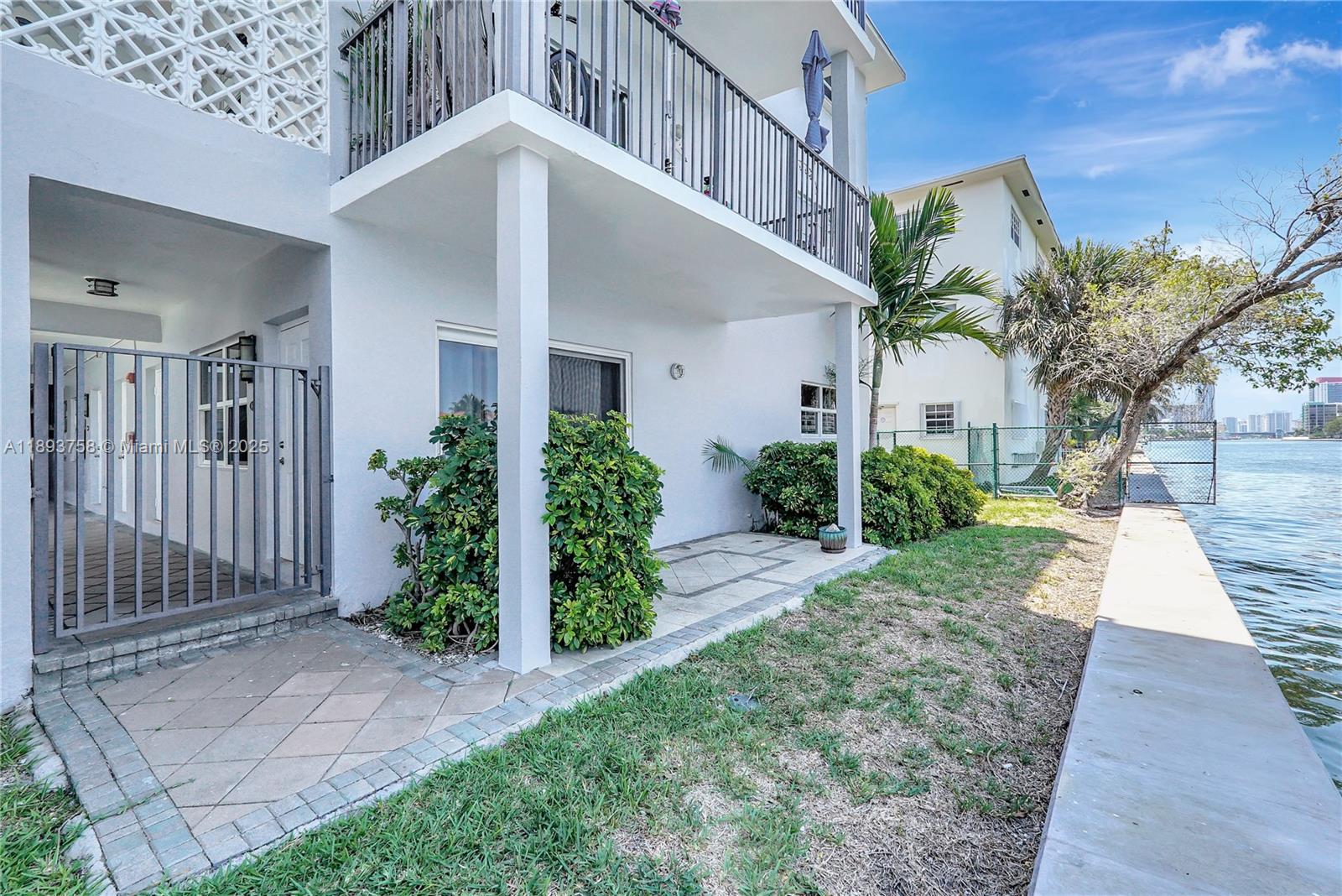 WATERWAY @ HOLLYWOOD BEAC - Residential Lease