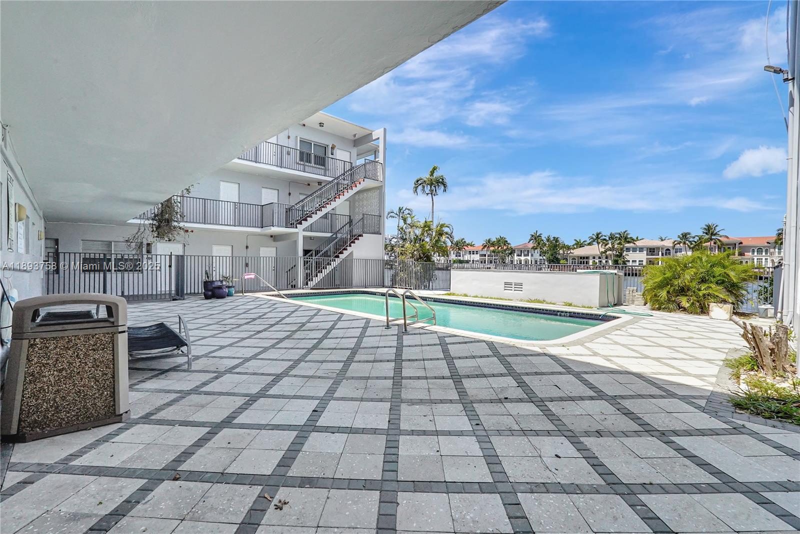WATERWAY @ HOLLYWOOD BEAC - Residential Lease