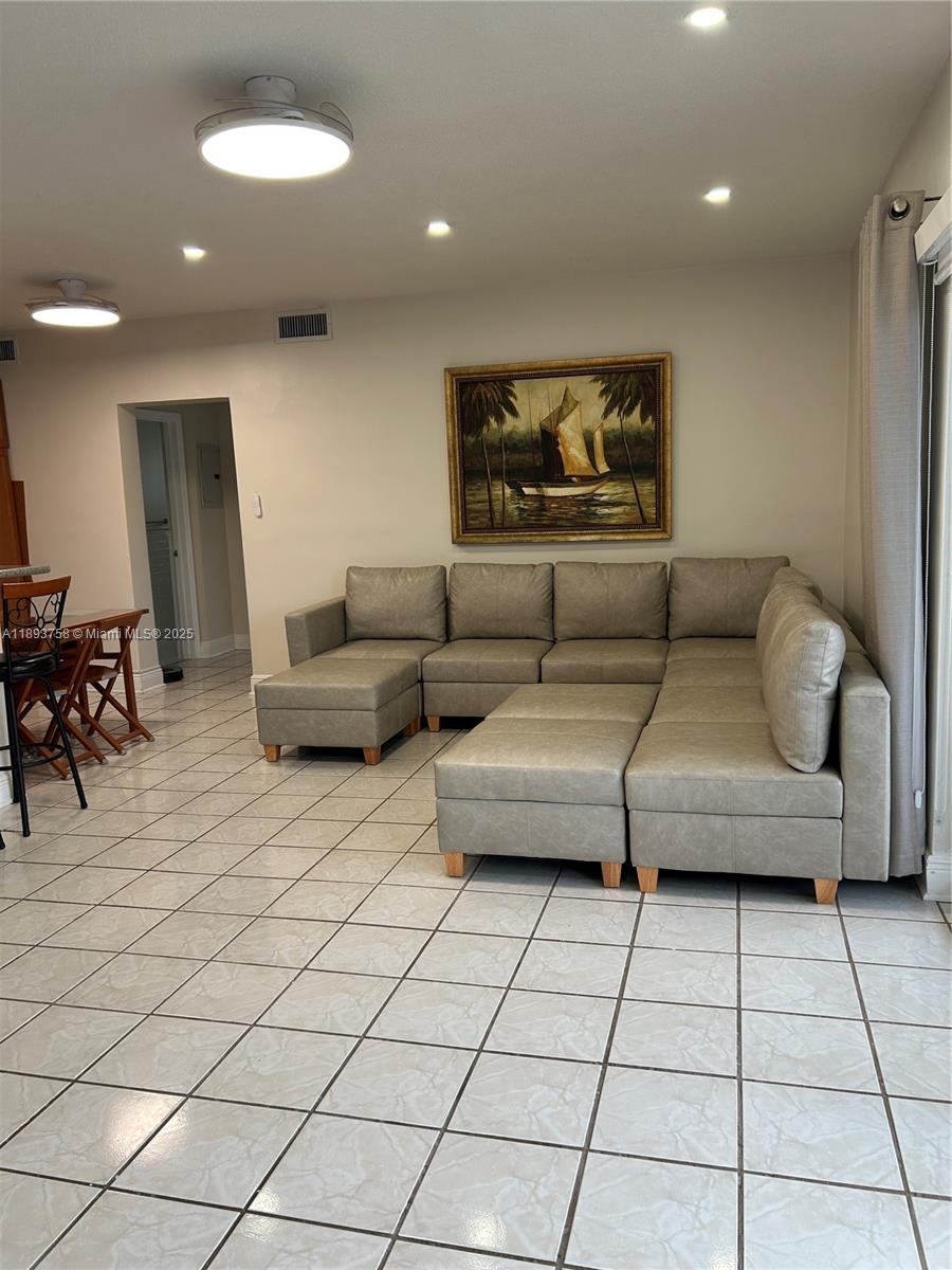 WATERWAY @ HOLLYWOOD BEAC - Residential Lease