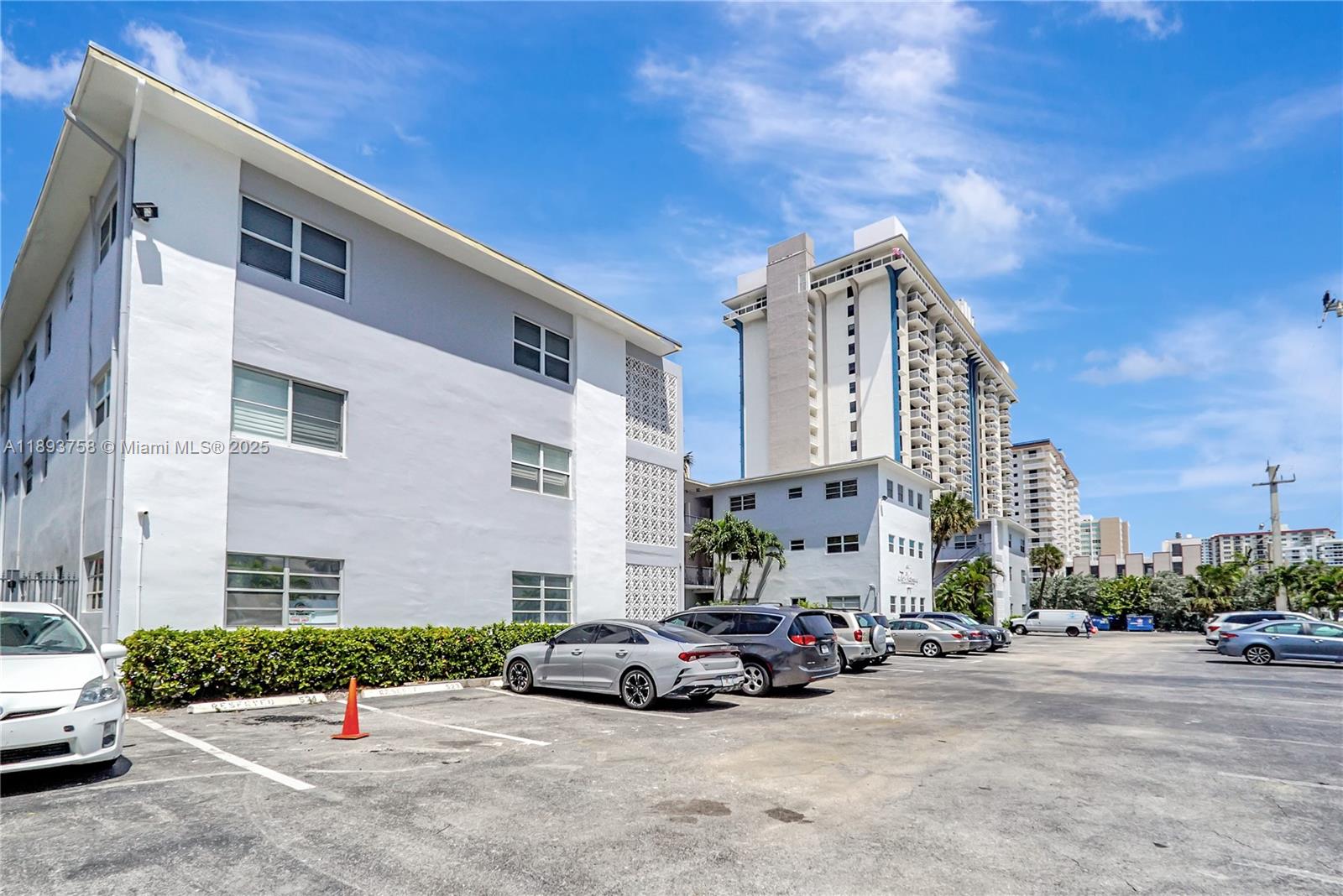 WATERWAY @ HOLLYWOOD BEAC - Residential Lease