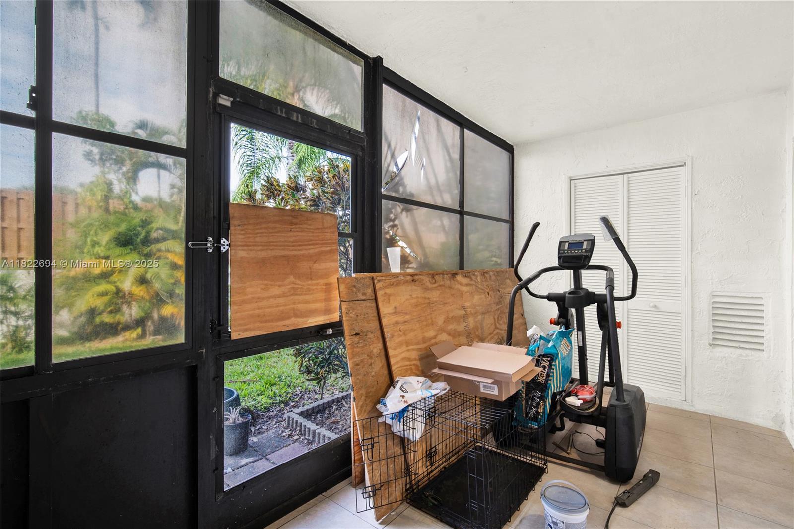 LAKESHORE CONDO #4 - Residential