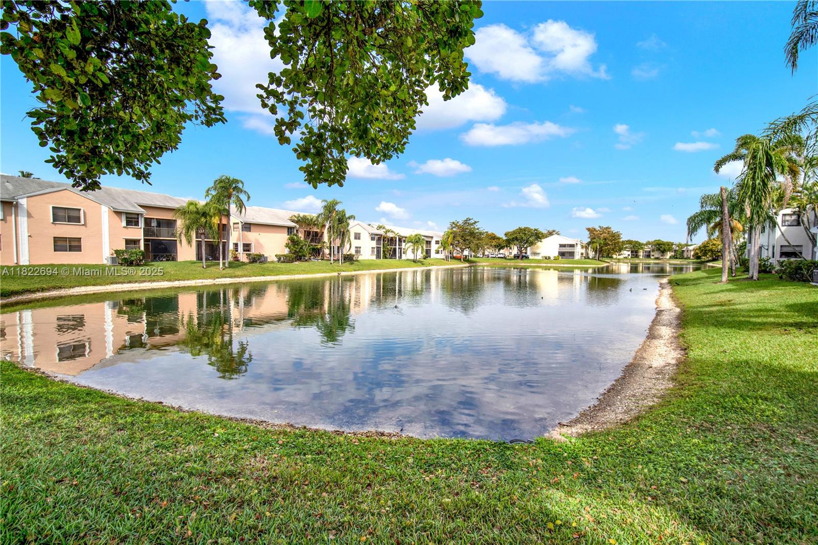 LAKESHORE CONDO #4 - Residential