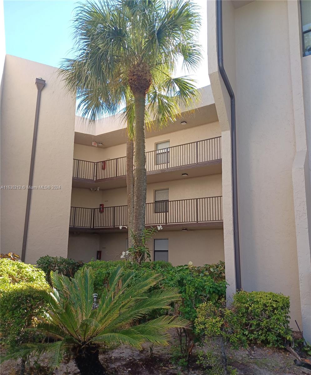 View Tamarac, FL 33321 condo