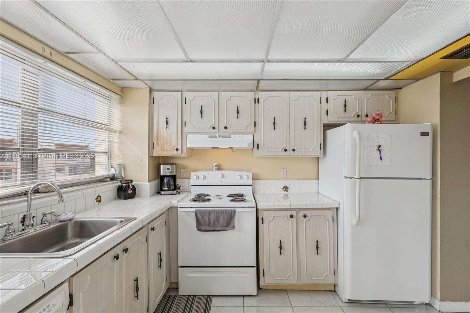 CYPRESS TREE CONDO BLDG 3 - Residential