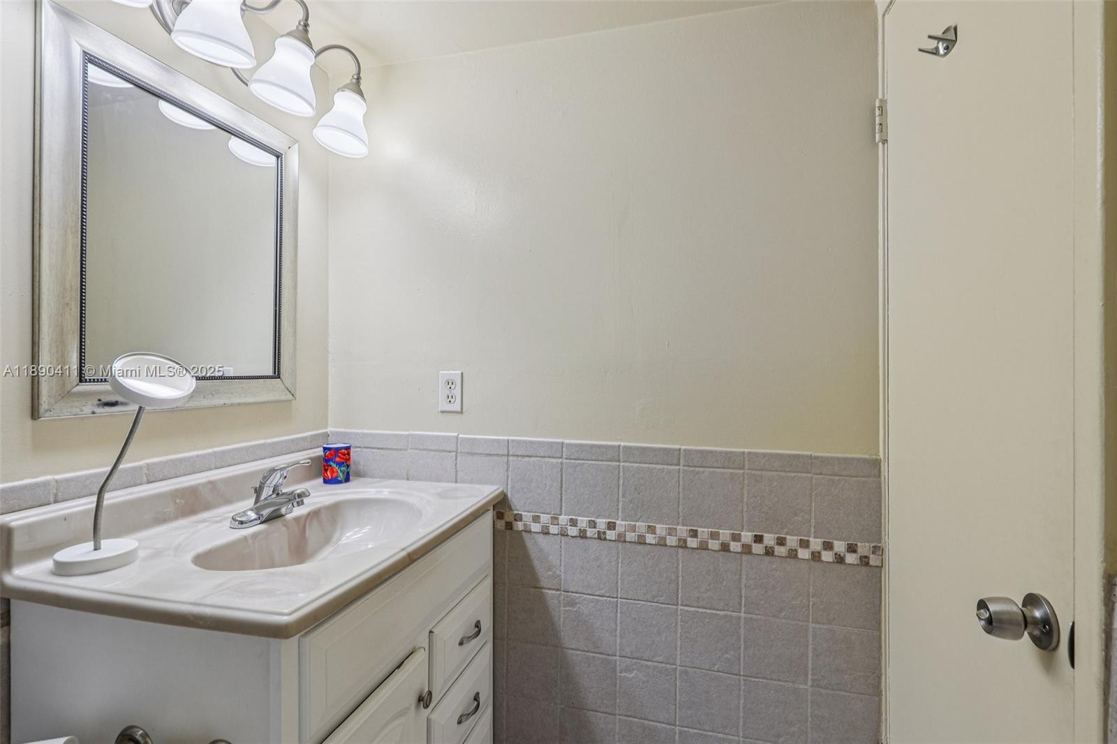 CYPRESS TREE CONDO BLDG 3 - Residential