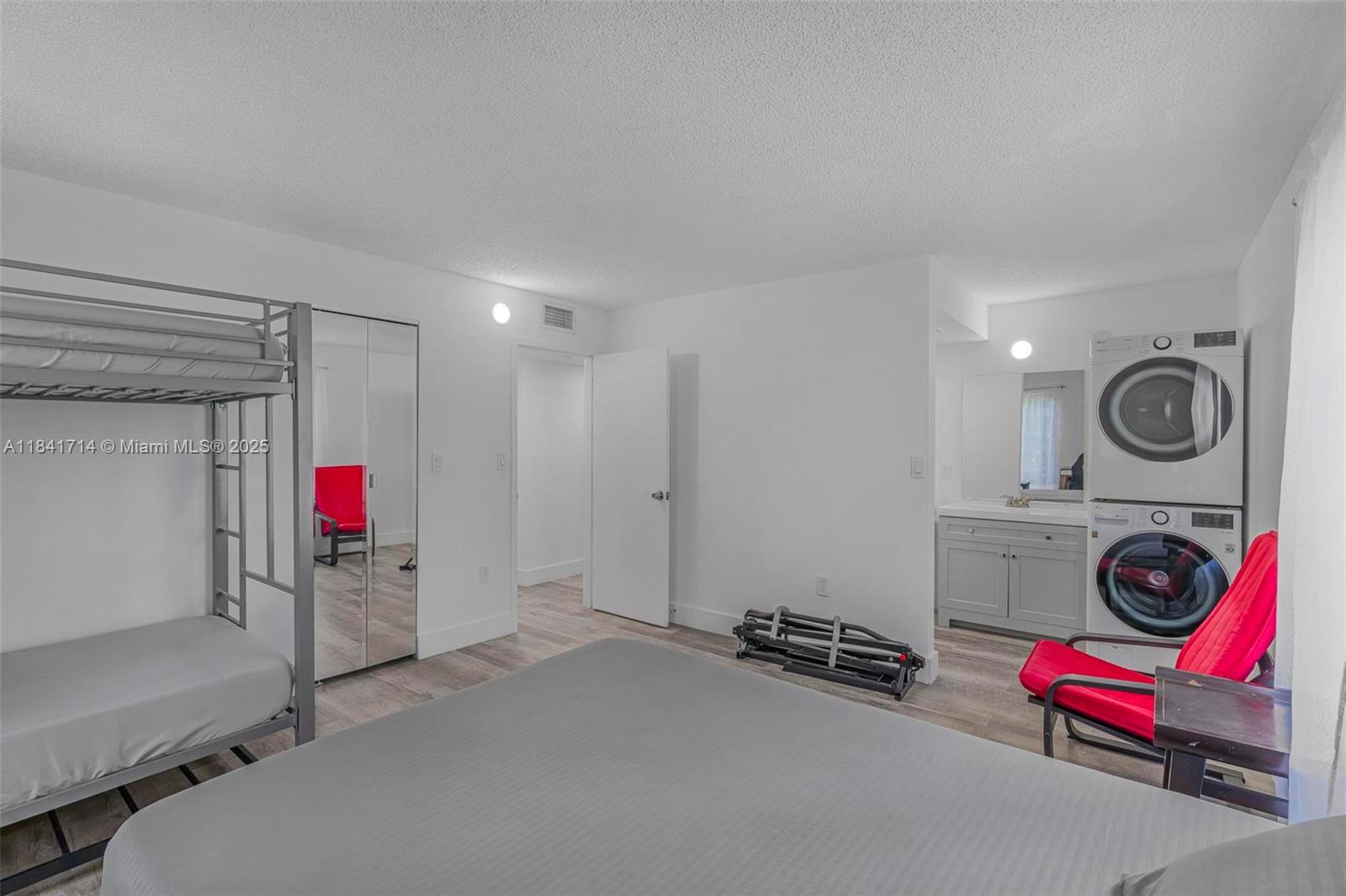 THE LEEWARD CONDO - Residential