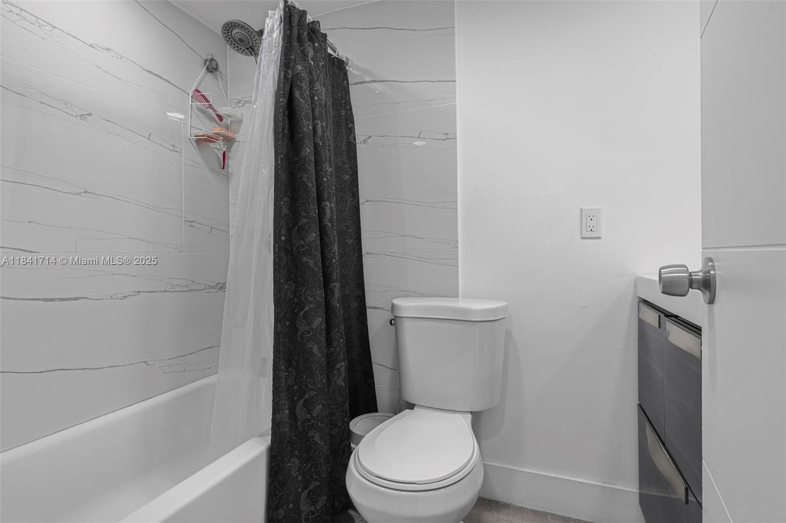 THE LEEWARD CONDO - Residential