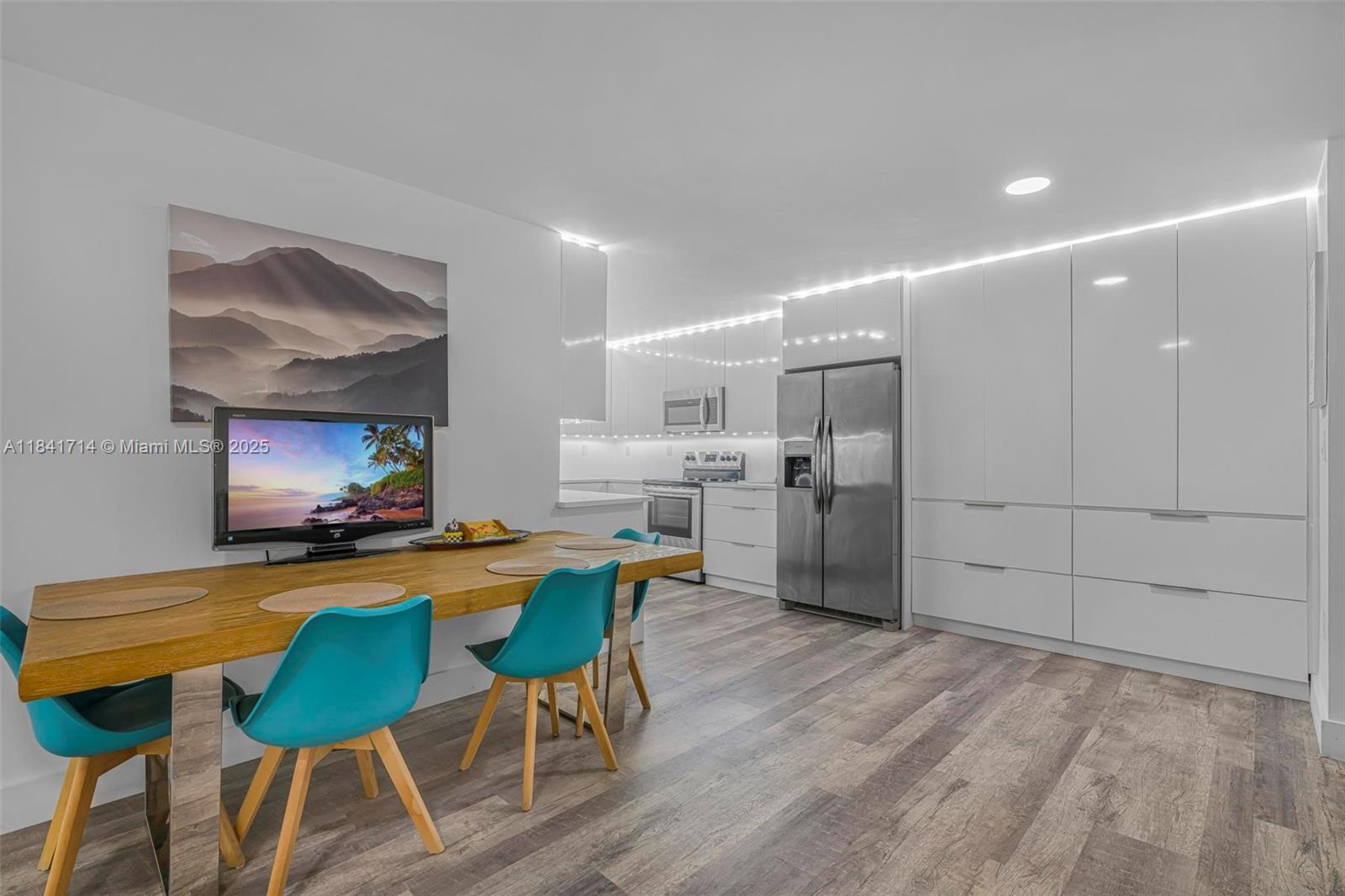 THE LEEWARD CONDO - Residential