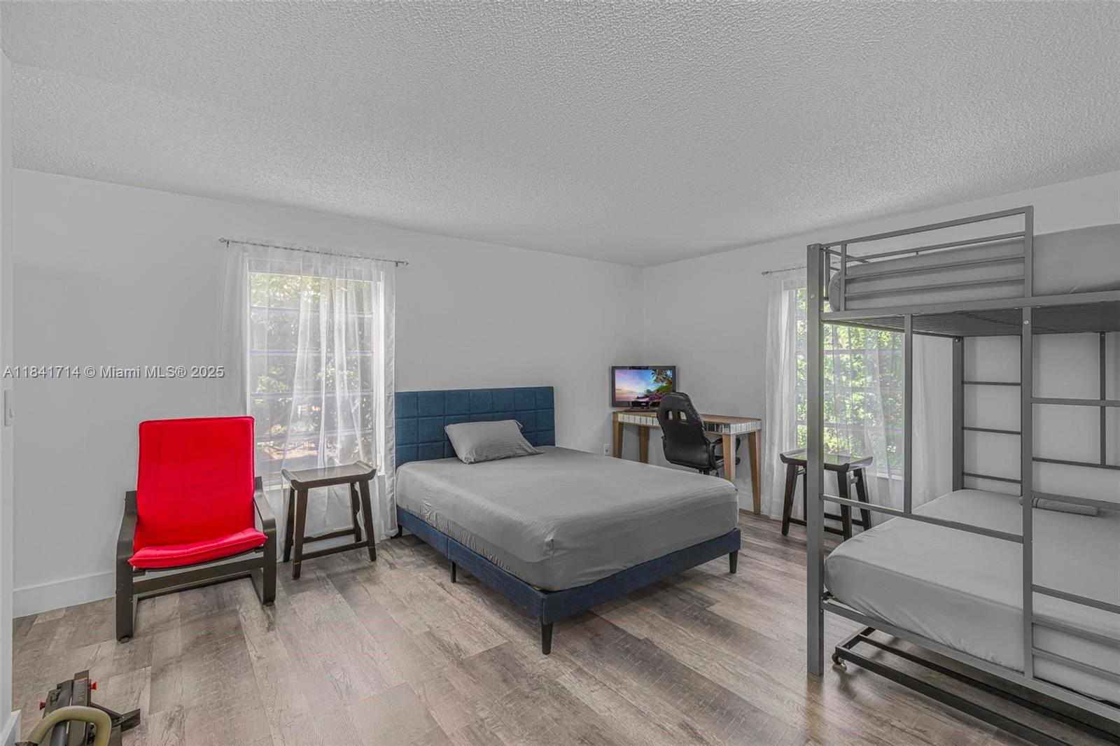 THE LEEWARD CONDO - Residential