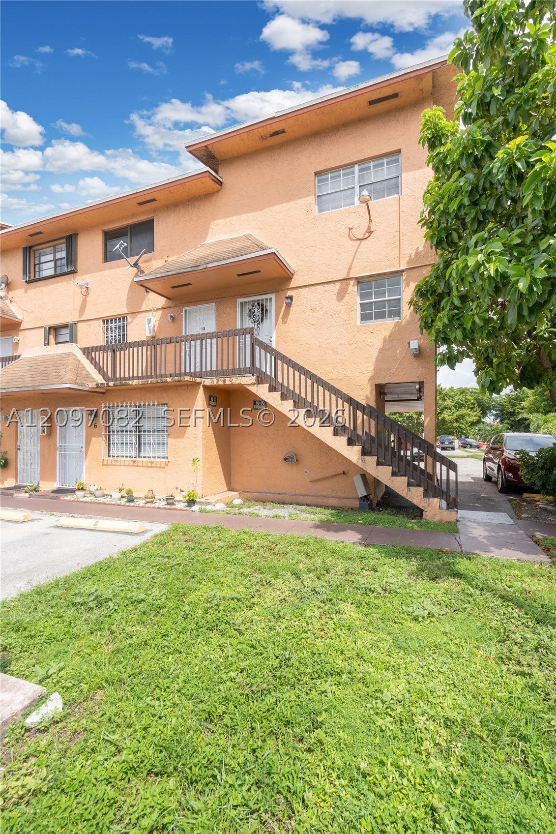 2261 W 53rd St 13