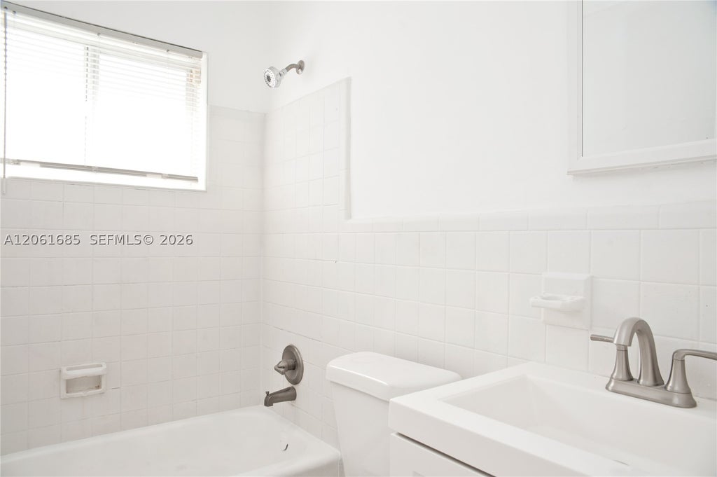 Photo of 304 SE 9th Ct #6, Hallandale Beach, FL 33009 (MLS # A12061685)