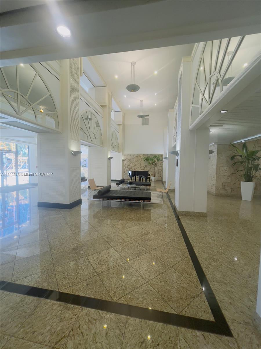 THE PALM BAY YACHT CLUB C - Residential