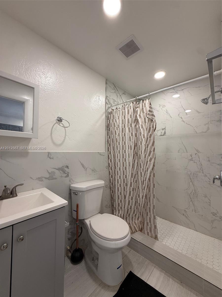 LITTLE RIVER GARDENS - Residential Lease