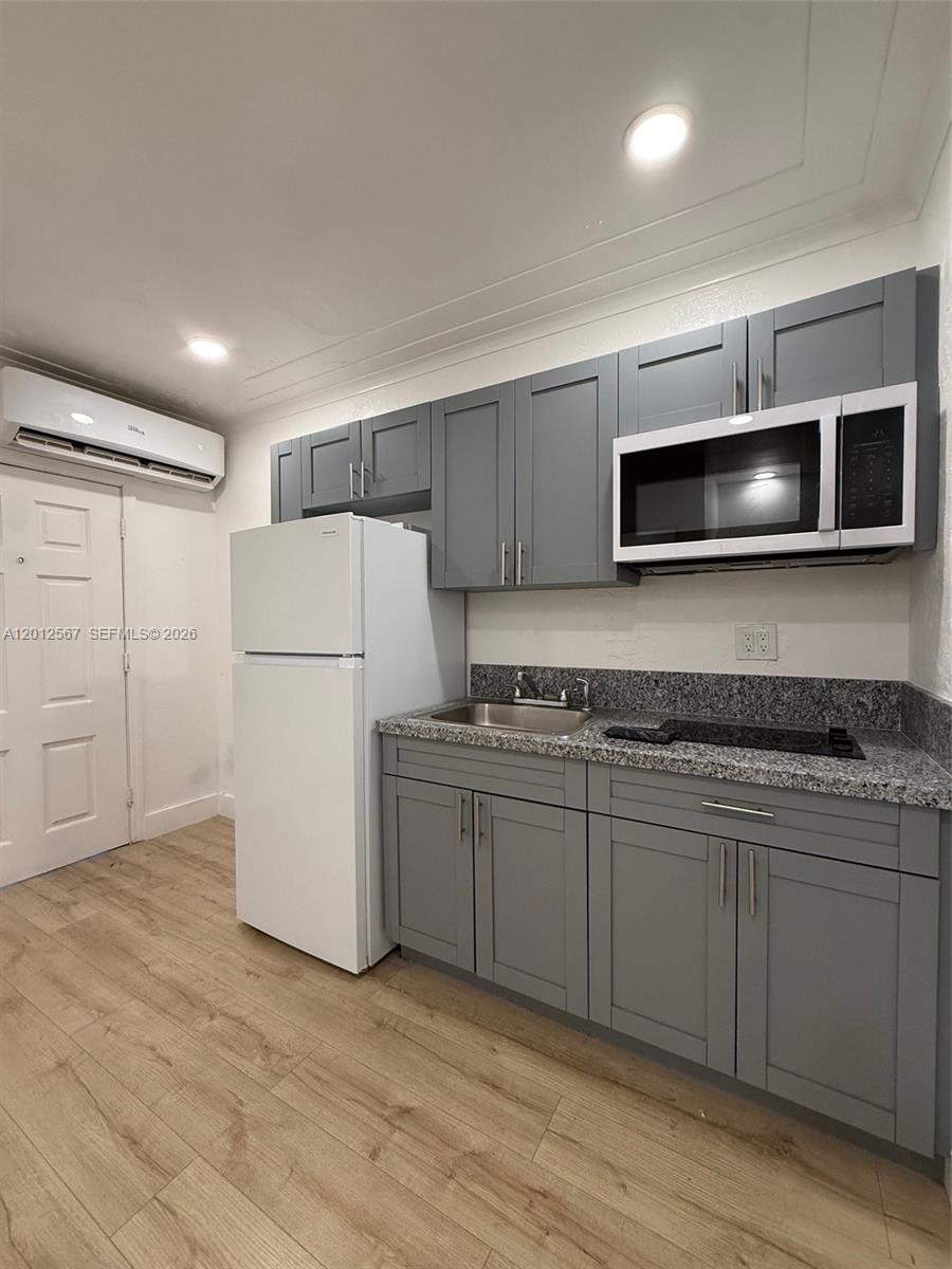 LITTLE RIVER GARDENS - Residential Lease