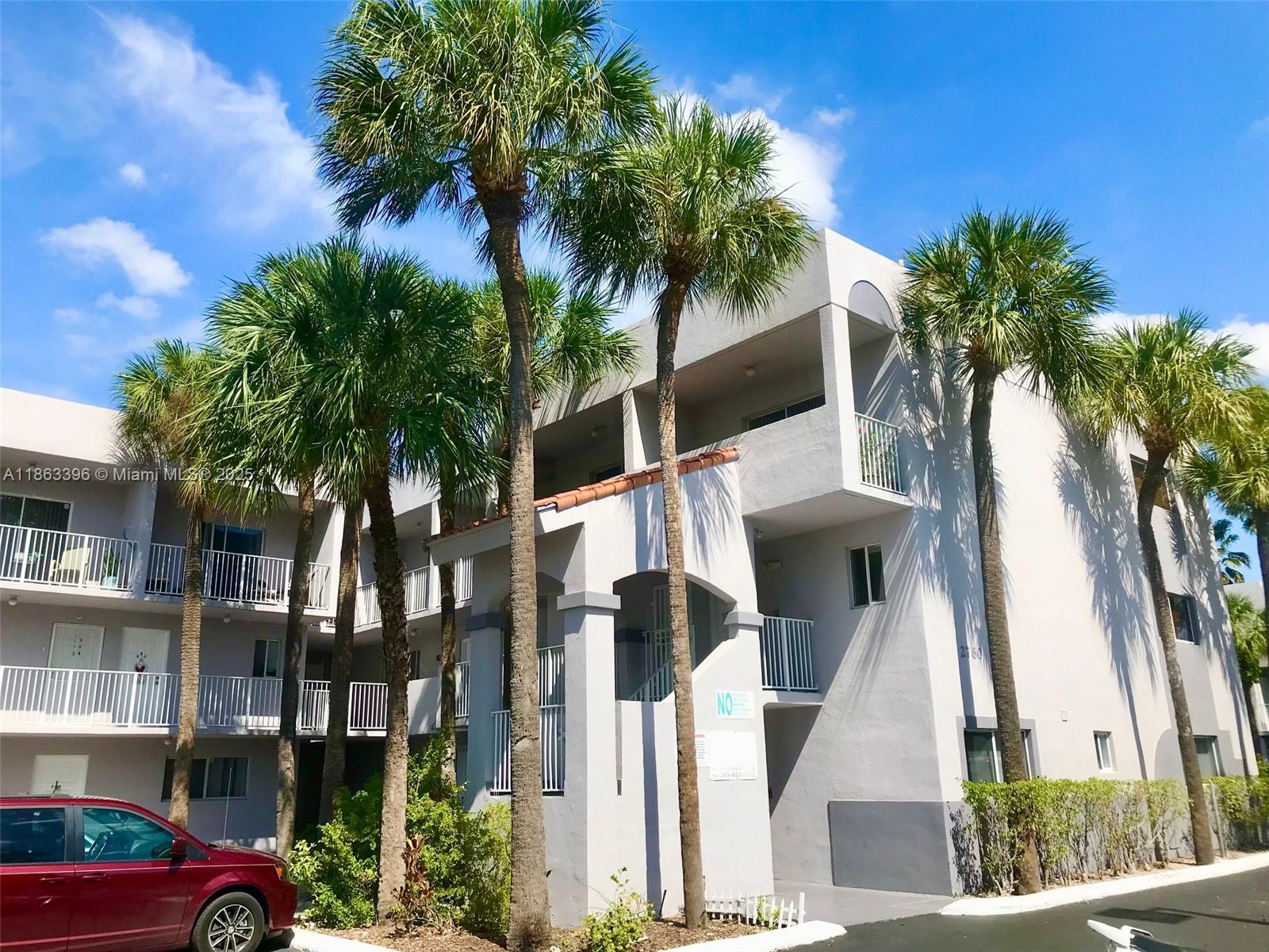 Nice remodeled condo at Hialeah. Excellent location, small building, washer & dryer inside the unit, 1 parking spot, ceramic floors, impecable conditions.