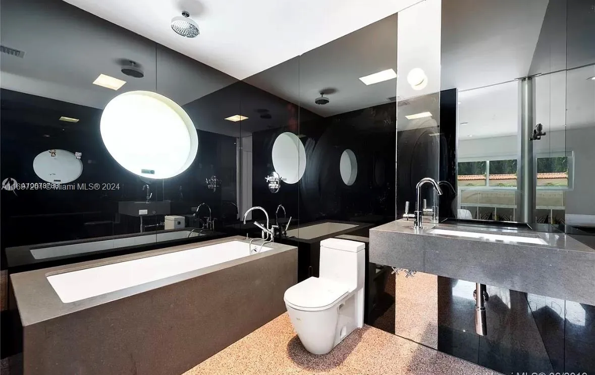 Miami Beach, Florida 33141, United States, 5 Bedrooms Bedrooms, ,6 BathroomsBathrooms,Residential,Active,31317