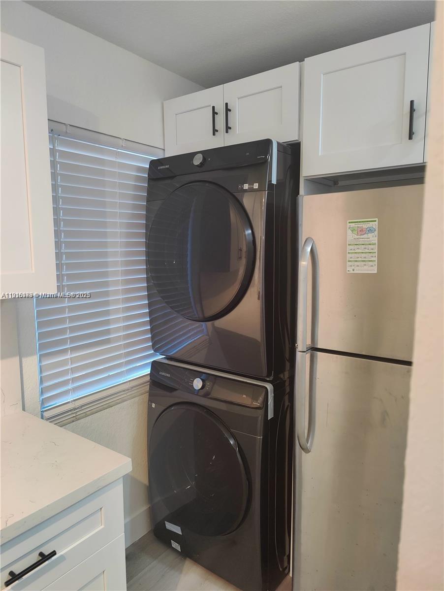 MIDDLE RIVER PLAZA - Residential Income