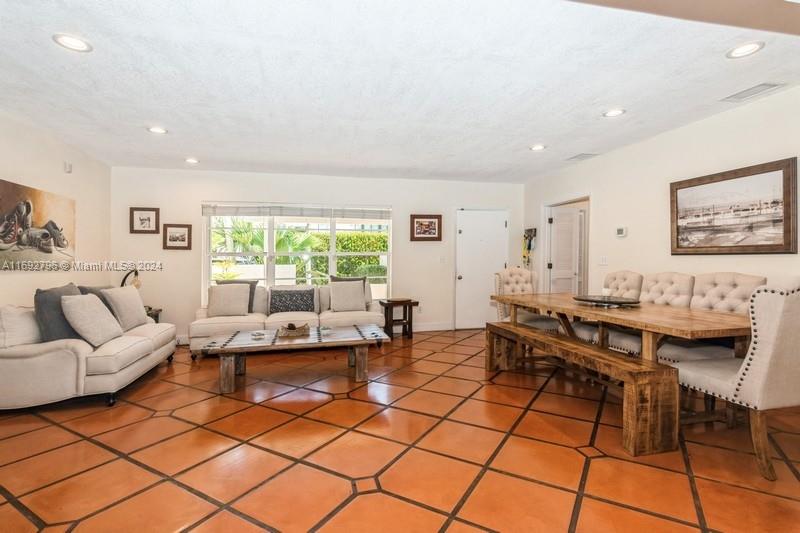 BISCAYNE KEY ESTATES - Residential