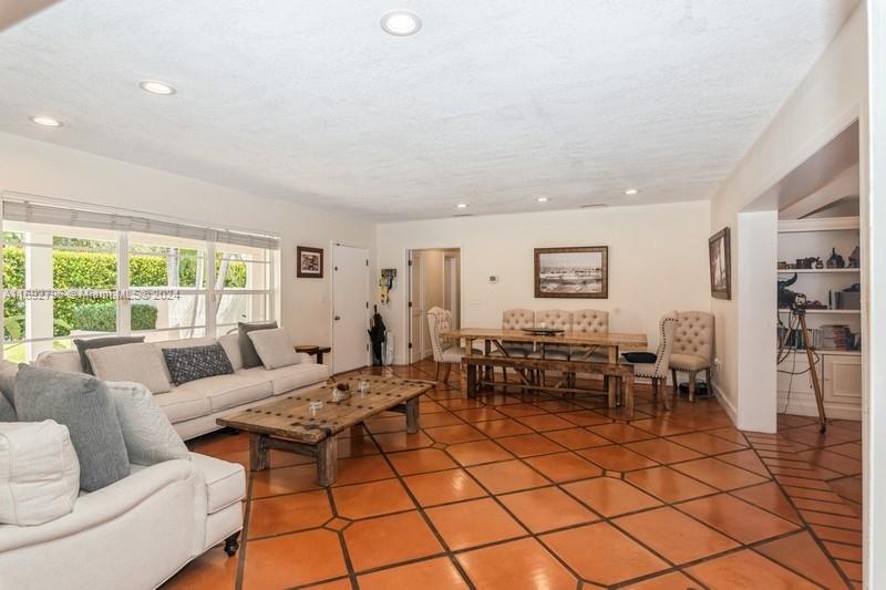 BISCAYNE KEY ESTATES - Residential