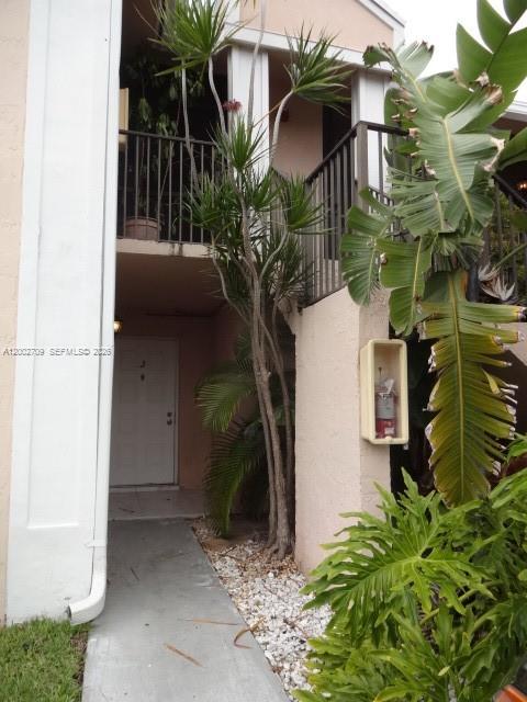 LAKESHORE CONDO 11 - Residential Lease