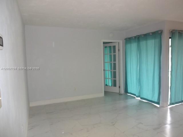 LAKESHORE CONDO 11 - Residential Lease