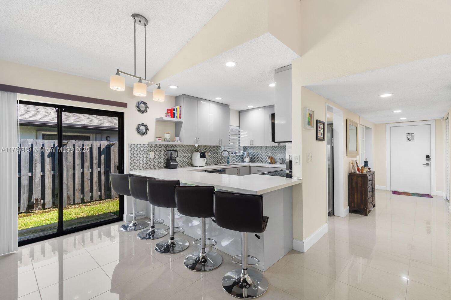 VILLAS AT BONAVENTURE IN - Residential