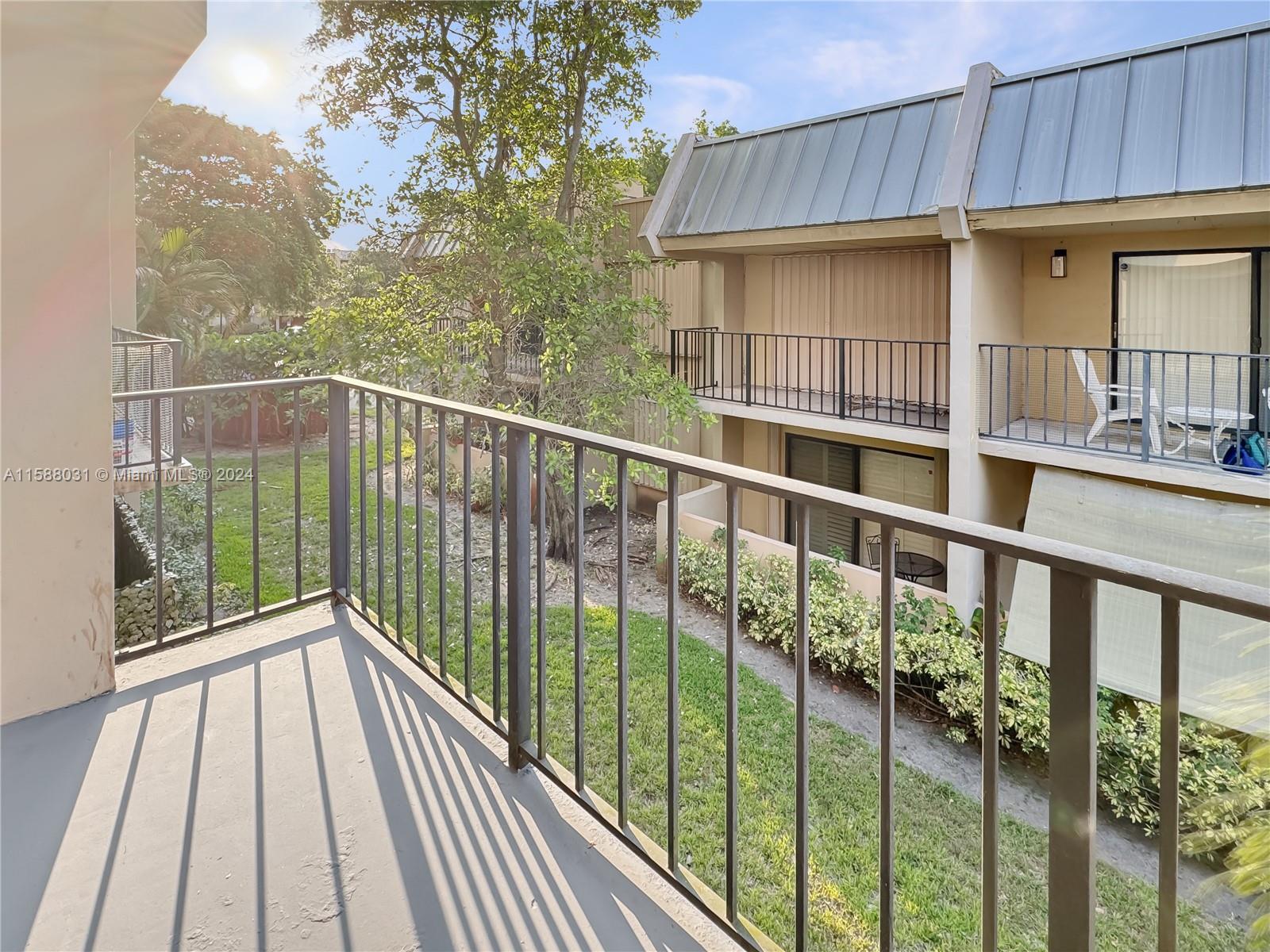 NOB HILL WEST CONDO - Residential