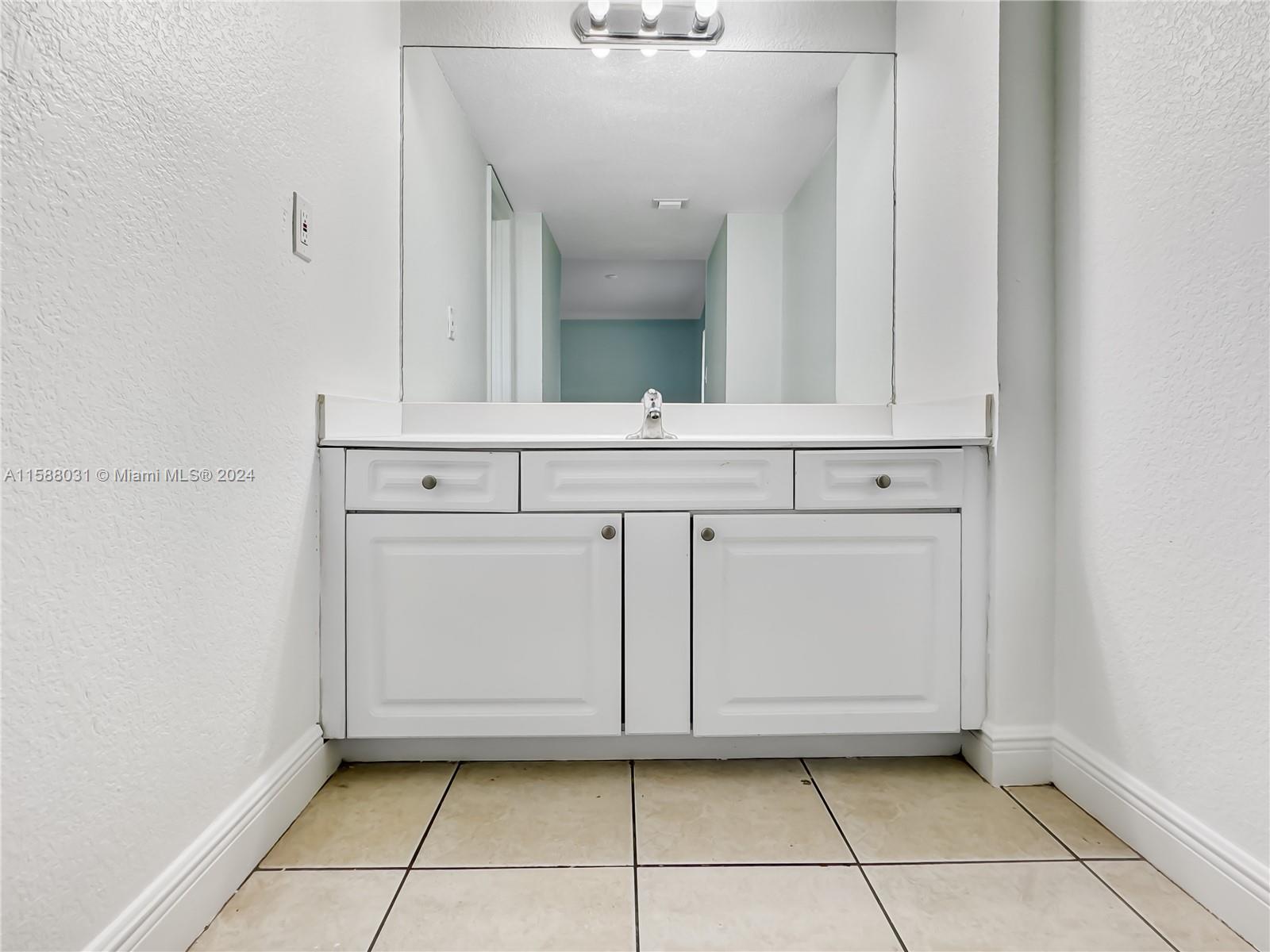 NOB HILL WEST CONDO - Residential