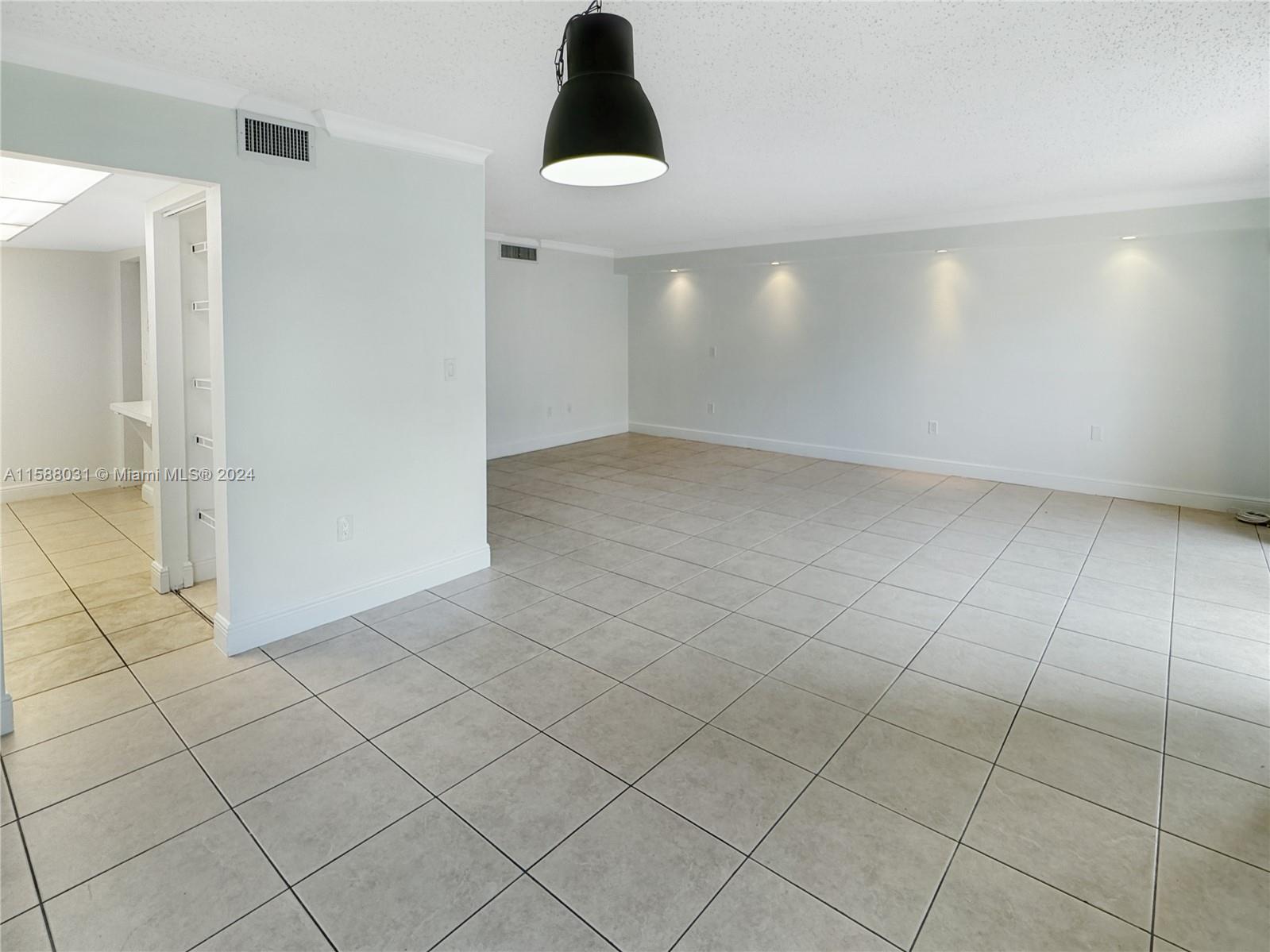 NOB HILL WEST CONDO - Residential