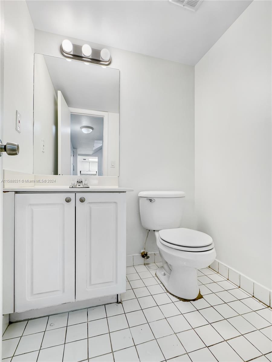 NOB HILL WEST CONDO - Residential