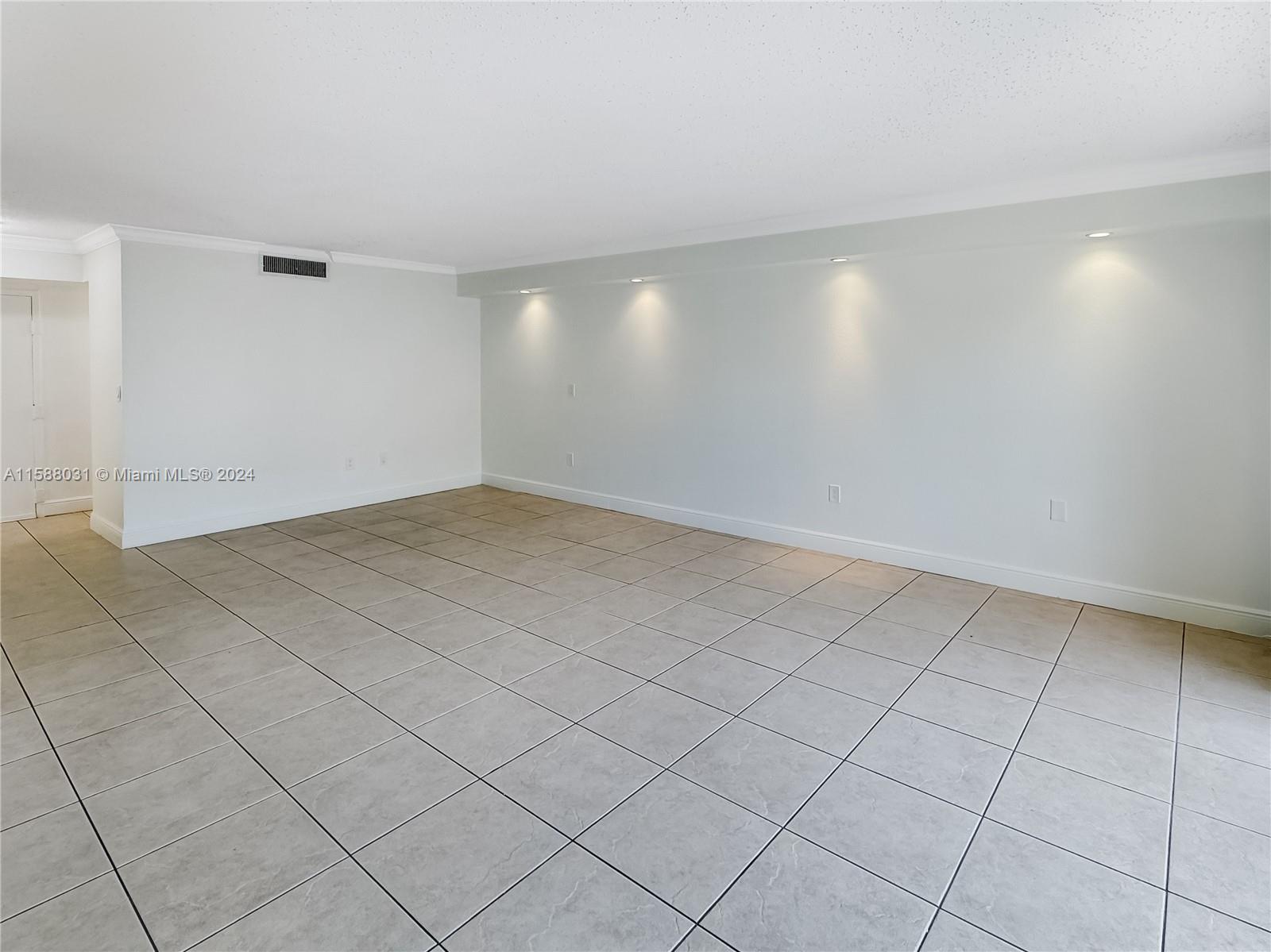 NOB HILL WEST CONDO - Residential