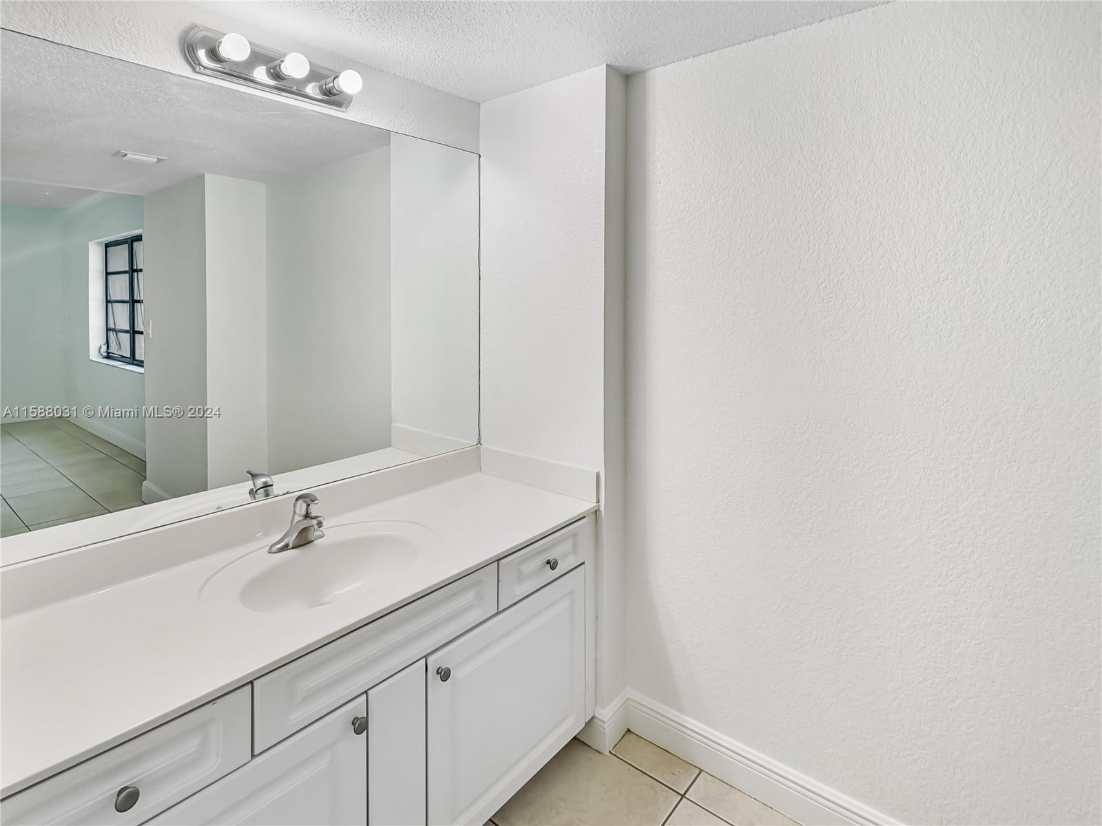 NOB HILL WEST CONDO - Residential