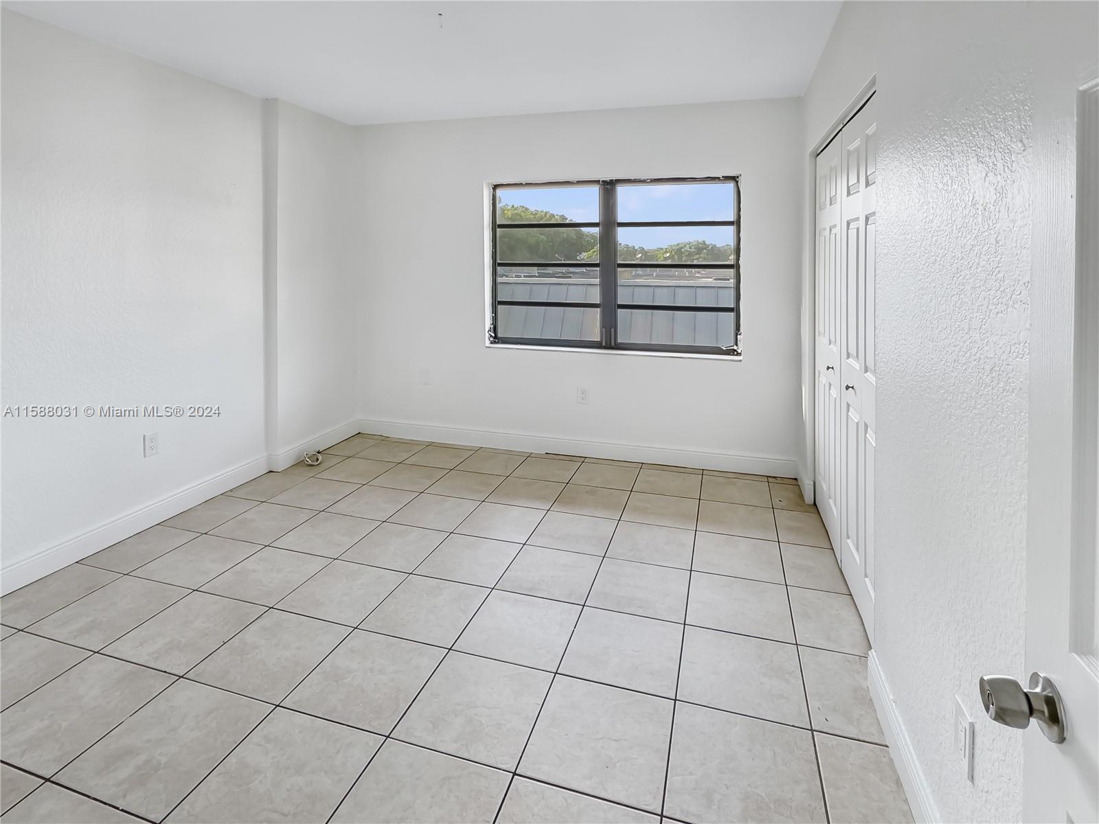 NOB HILL WEST CONDO - Residential