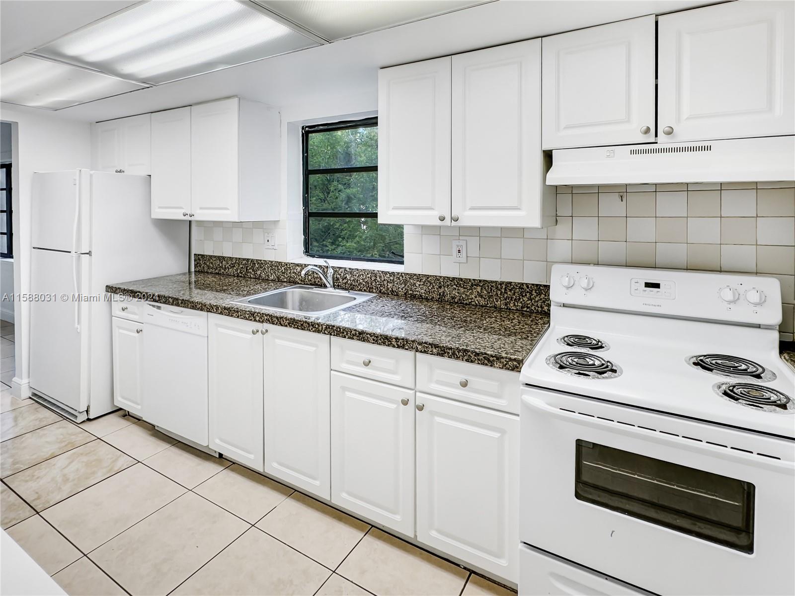 NOB HILL WEST CONDO - Residential