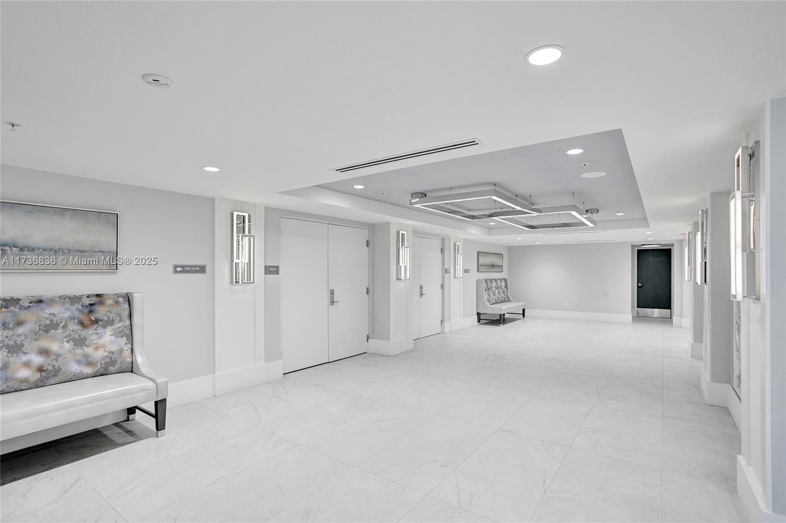 HUNTINGTON POINTE - Residential