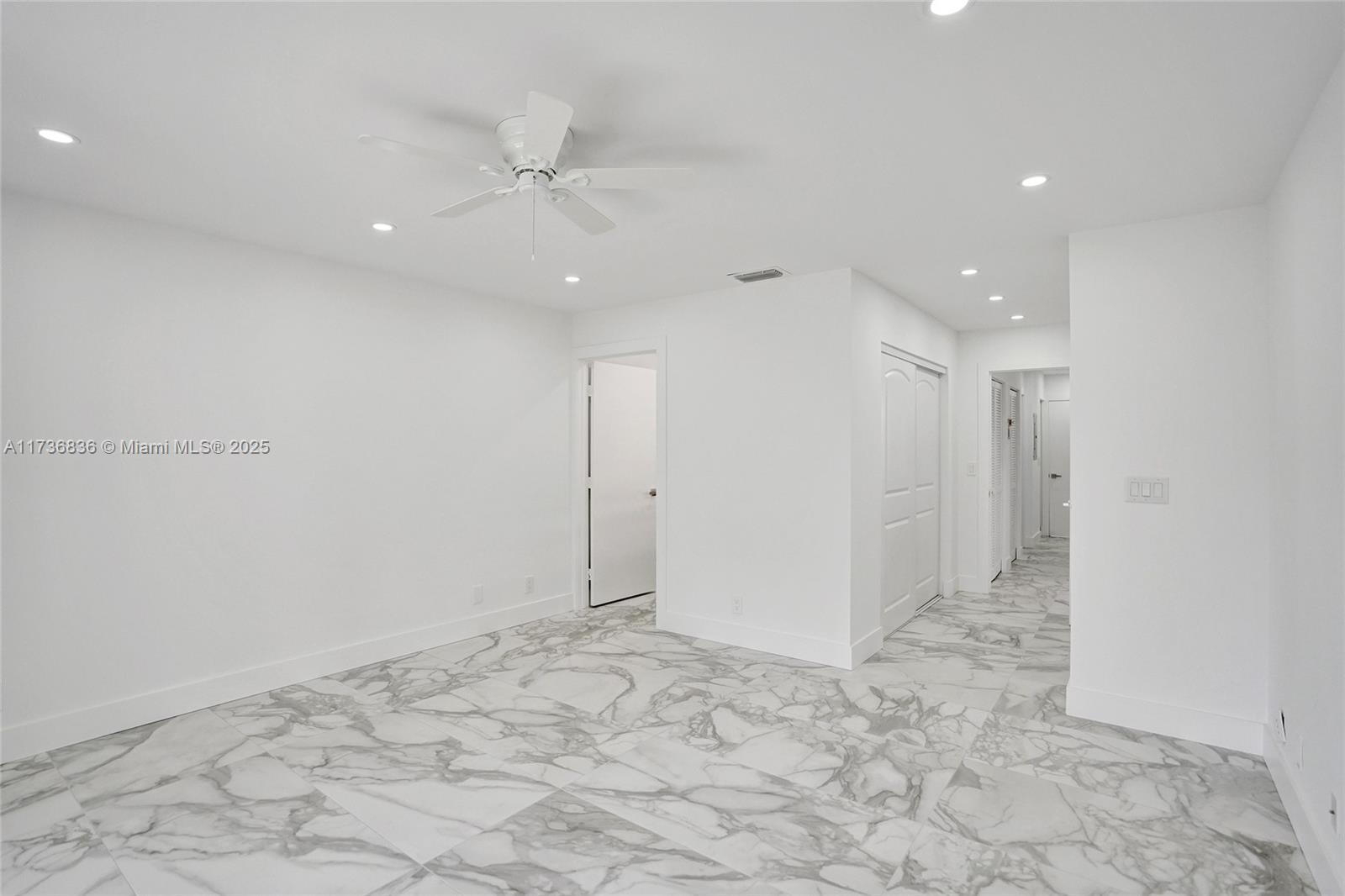 HUNTINGTON POINTE - Residential
